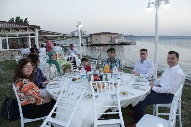 Çanakkale Emniyet Müdürlüğü’nden Şehit Ailelerine İftar Yemeği