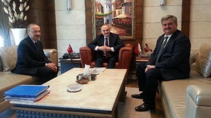 &Ccedil;aturoğlu Bakan &Ouml;zl&uuml;&rsquo;y&uuml; Makamında Ziyaret Etti