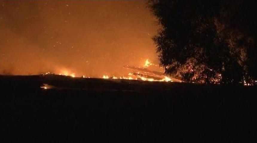 İzmir&rsquo;de Korkutan Yangın