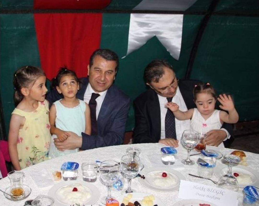 Koruyucu Aileler İftar Yemeğinde Bir Araya Geldi