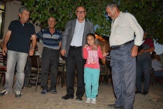 Başkan Eşkinat, Mahalle Sakinleriyle Bir Araya Gelmeye Devam Ediyor