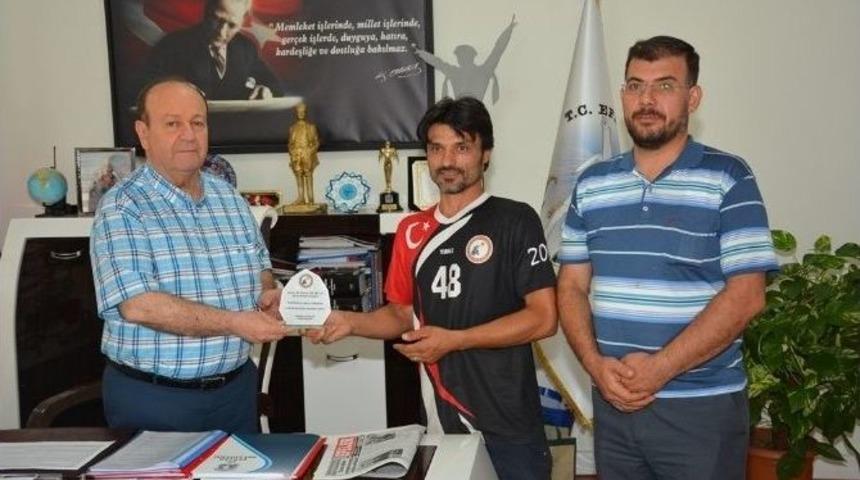 Başkan &Ouml;zakcan&rsquo;a Teşekk&uuml;r Ziyareti