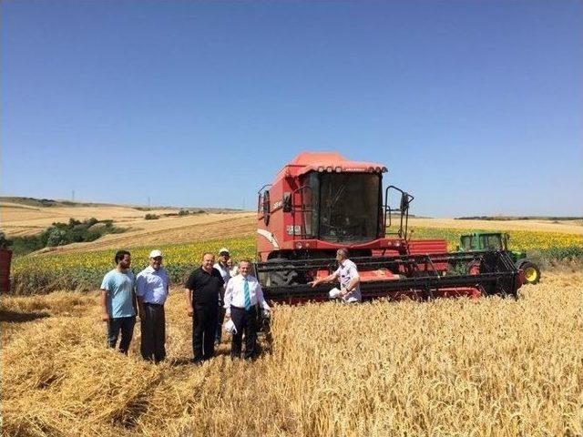 Kayı Mahallesinde Çiftçi Toplantısı