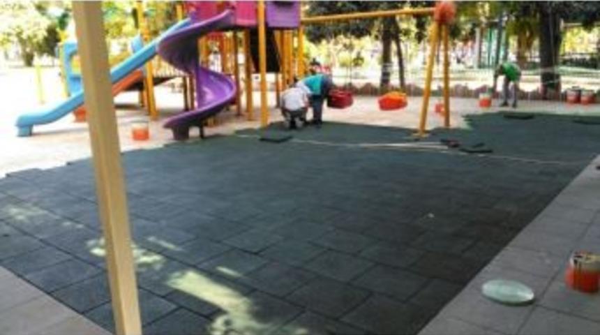 İzmit&rsquo;te &Ccedil;ocuk Parkları Bakımdan Ge&ccedil;iyor