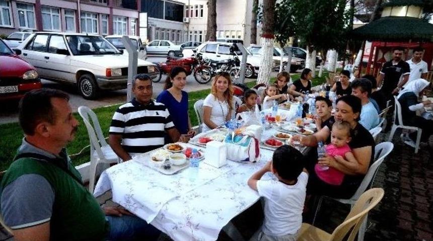 Sarıgöl Devlet Hastanesinde İftar Yemeği