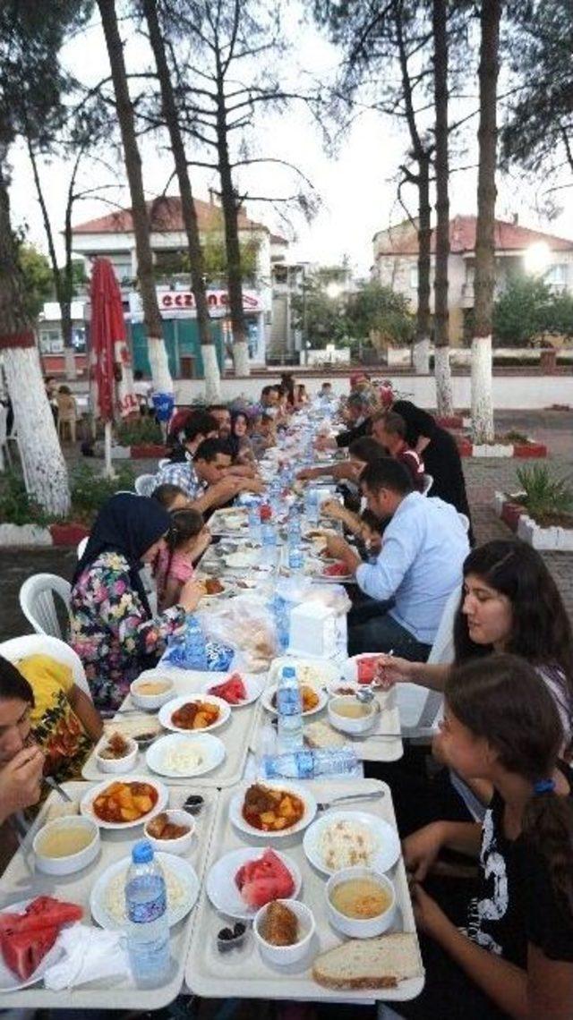 Sarıgöl Devlet Hastanesinde İftar Yemeği