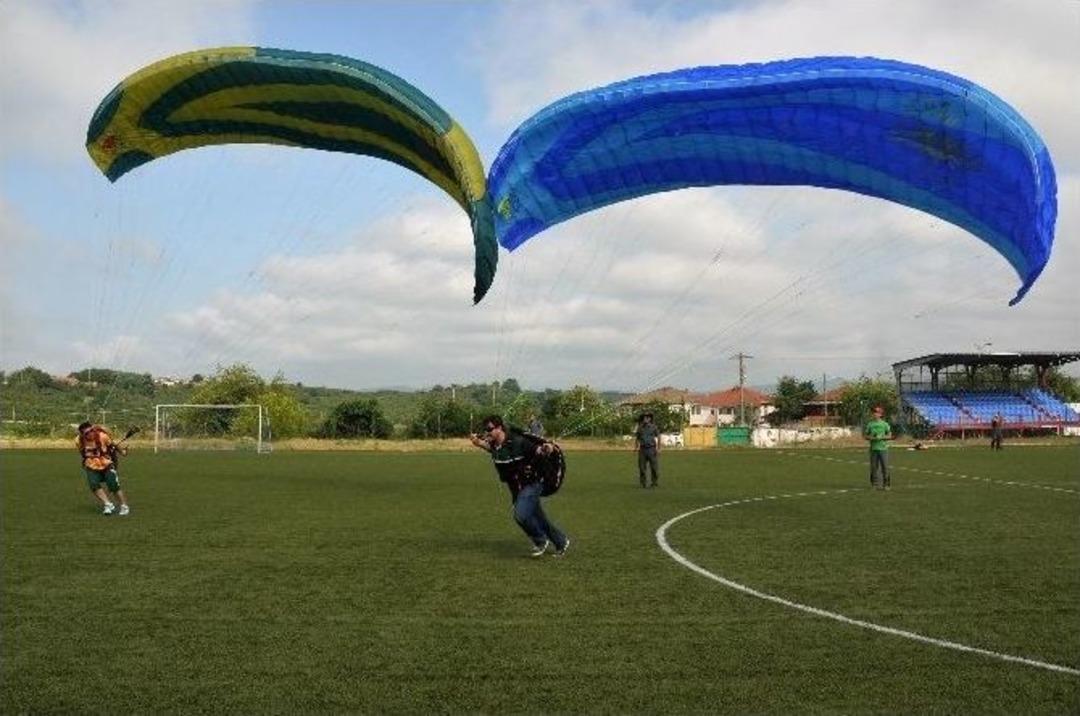 Ak&ccedil;akoca Yama&ccedil; Paraş&uuml;t&uuml;nde Cazibe Merkezi Oluyor
