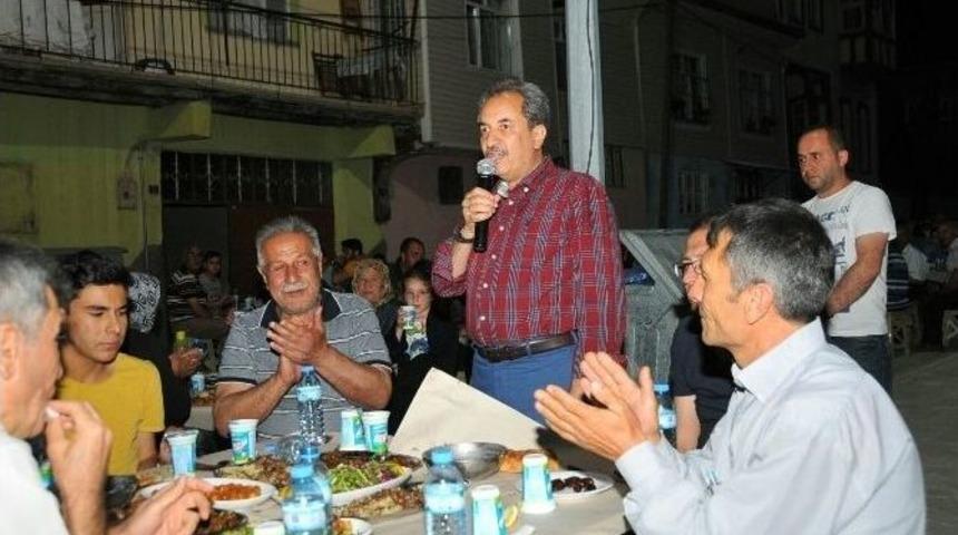 Akşehir Belediyesi&rsquo;nden Mahalle İftarları S&uuml;r&uuml;yor