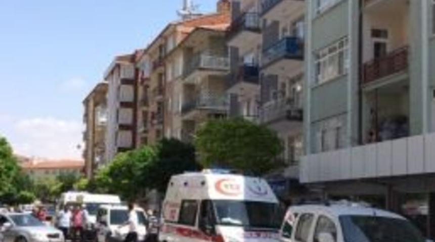 Kırşehirli Şehidin Evine T&uuml;rk Bayrakları Asıldı