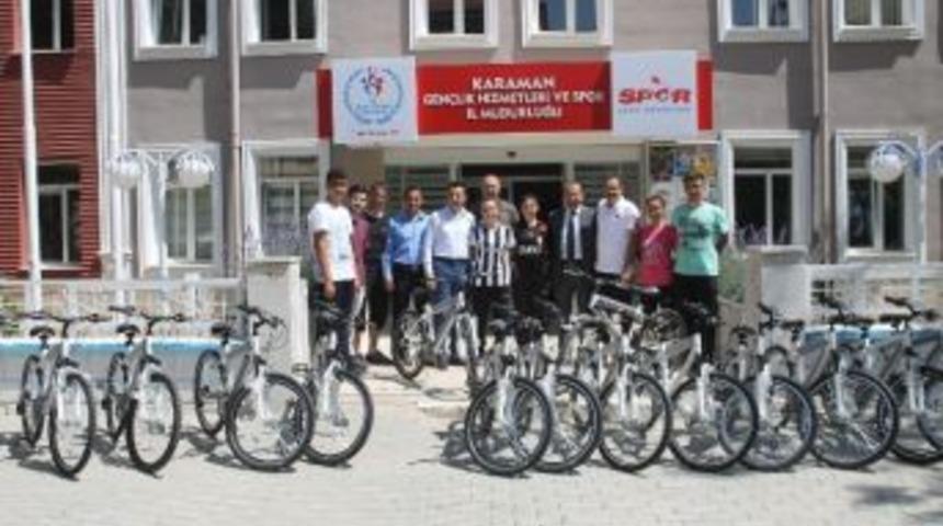 Halk Sağlığı M&uuml;d&uuml;rl&uuml;ğ&uuml;&rsquo;nden Başarılı Sporculara Bisiklet