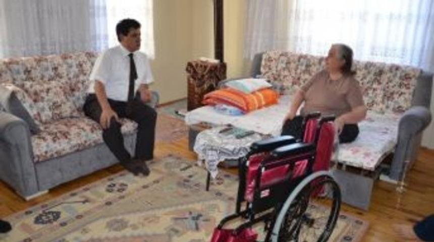 Başkan G&uuml;l&rsquo;den Tekerlekli Sandalye