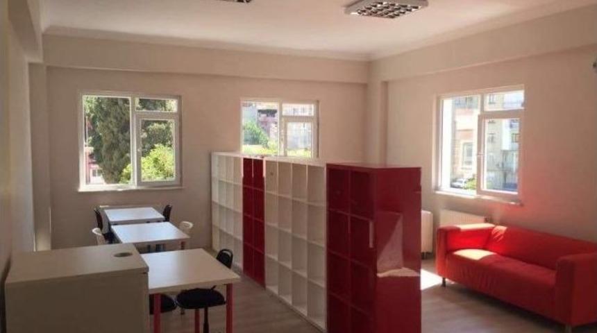 Soma &Ccedil;ocuk Gelişim Merkezi&rsquo;ne 5 Bin Kitaplık K&uuml;t&uuml;phane