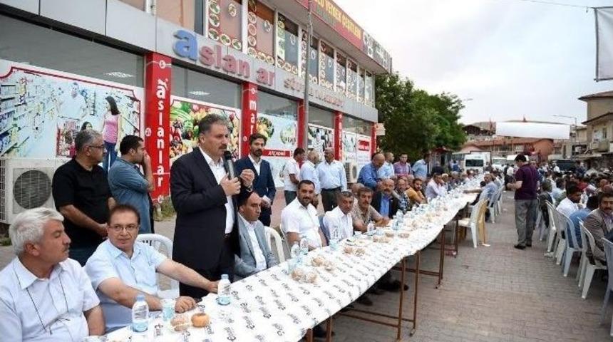 İftar Sofrası Ak&ccedil;adağ&rsquo;da Kuruldu