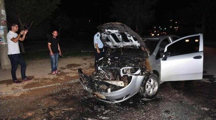 Seyir Halindeki Otomobil Yandı