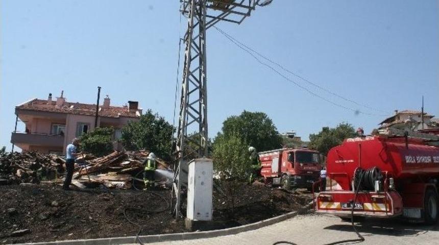 Marmaris&rsquo;te Odunluk Yangını Korkuttu