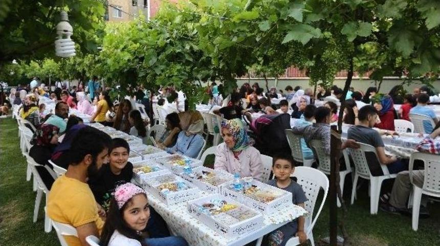 &ldquo;&uuml;z&uuml;m Bağı&rsquo;nda İftar Sofrası&rdquo;