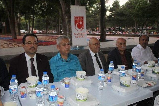 Birlik Vakfı Kayseri Şubesi Seyyid Burhaneddin’de Ki İftarı Üstlendi