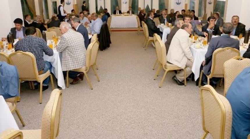 Başkan Orhan, Muhtarlarla İftar Ve İstişare Etti