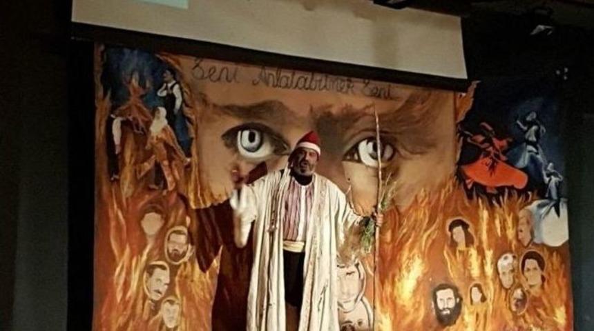 &ldquo;edepsiz Derviş&rdquo; Adlı Oyun Didimliler Buluştu