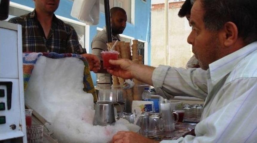 42 Derece Sıcaklığa Çare Kar Helvası