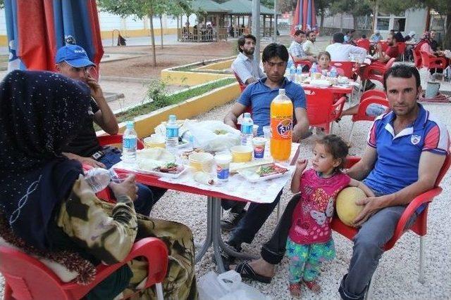 Eyyübiye Belediyesi’nden Hasta Yakınlarına İftar Sofrası