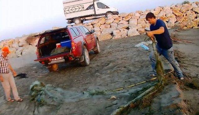 Tarsus’ta Denizdeki Hayalet Ağlar Toplandı