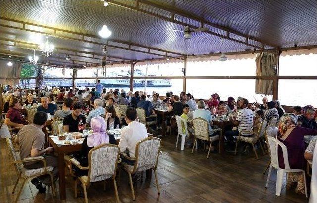 Koto’dan Karamürsel’de Önce Ziyaret, Sonra İftar