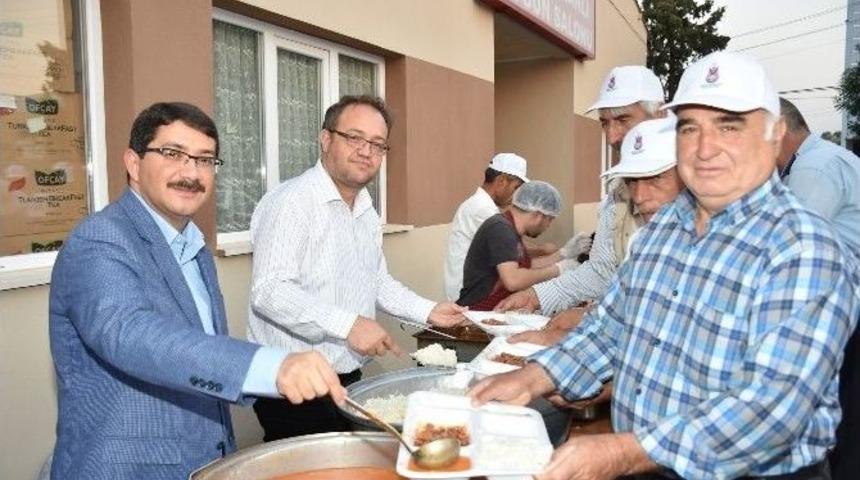 Başkan &Ccedil;elik Karaoğlanlı Mahallesi&rsquo;yle İftar Yaptı