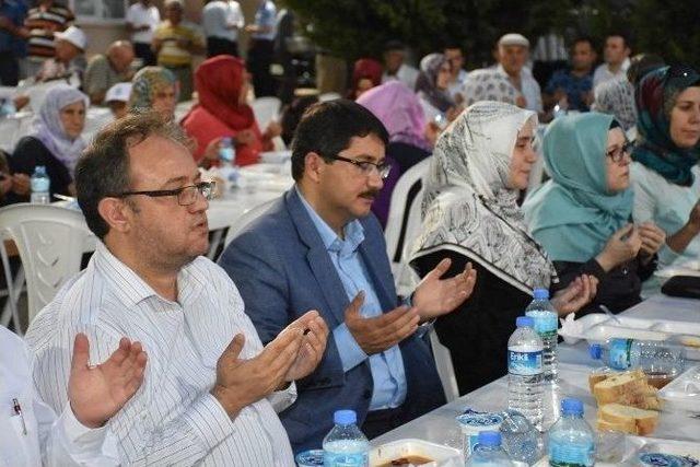 Başkan Çelik Karaoğlanlı Mahallesi’yle İftar Yaptı