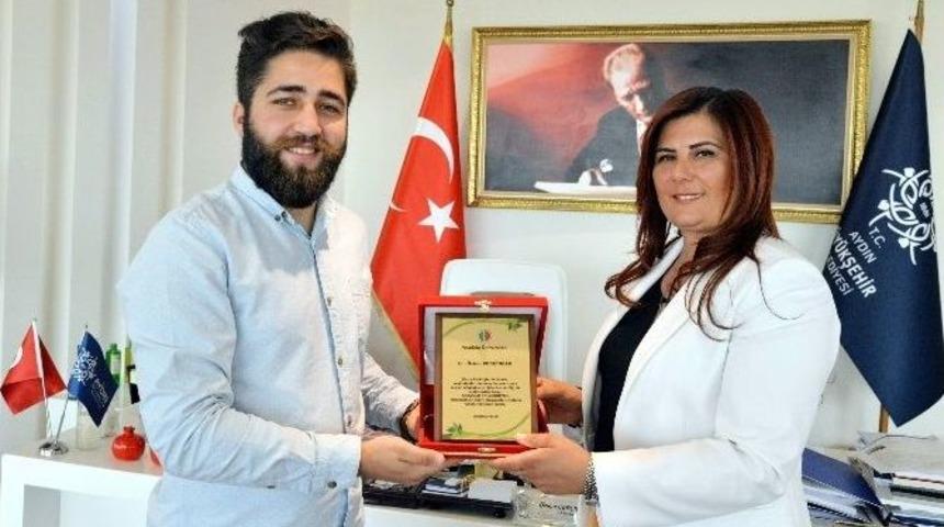 Anadolu Ve Akdeniz &Uuml;niversitesi&rsquo;nden Başkan &Ccedil;er&ccedil;ioğlu&rsquo;na Plaket