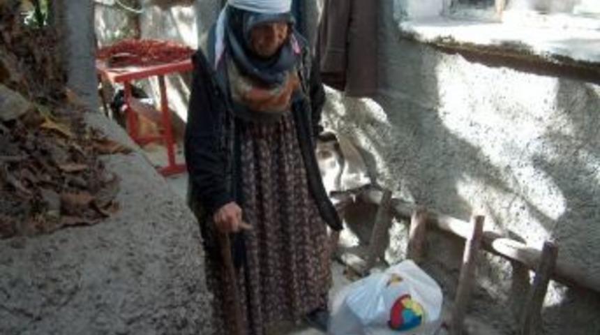 Boz&uuml;y&uuml;k Tso İhtiya&ccedil; Sahibi Ailelere Gıda Yardımı Yaptı