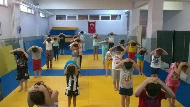 Yunusemreli Çocuklar Judo Öğreniyor