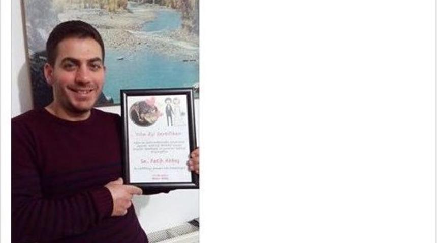 &lsquo;yılın Eşi Sertifikası&rsquo; Verdiği Eşi Tarafından &Ouml;ld&uuml;r&uuml;ld&uuml;