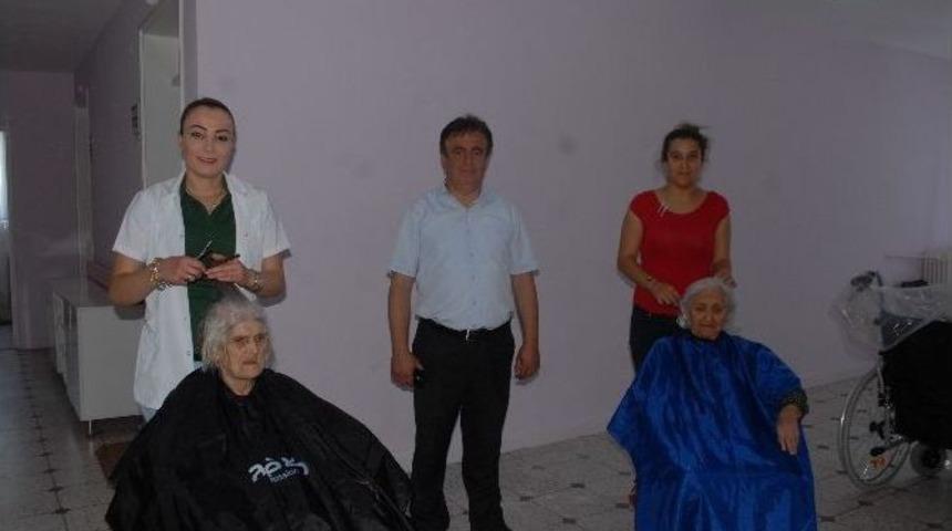 Burdur&rsquo;daki Yaşlılar Bayrama Hazırlandı