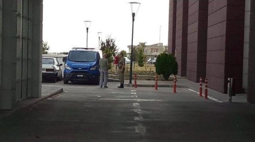 Adıyaman&rsquo;da Askeri Araca Hain Saldırı: 1 Asker Yaralı