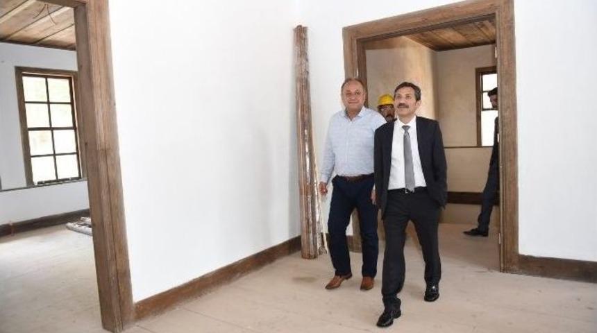 Vali Yıldırım, Belediyenin &Ccedil;alışmalarını Gezdi