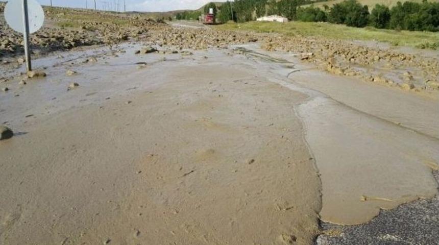 Muş&rsquo;ta Sel Felaketi: 1 &Ouml;l&uuml;, 1 Yaralı