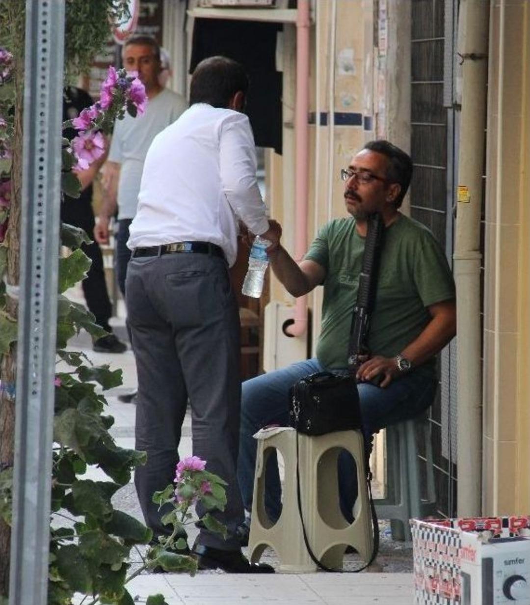 Sokak Ortasında Pompalı T&uuml;fekle İntihar Etmek İstedi