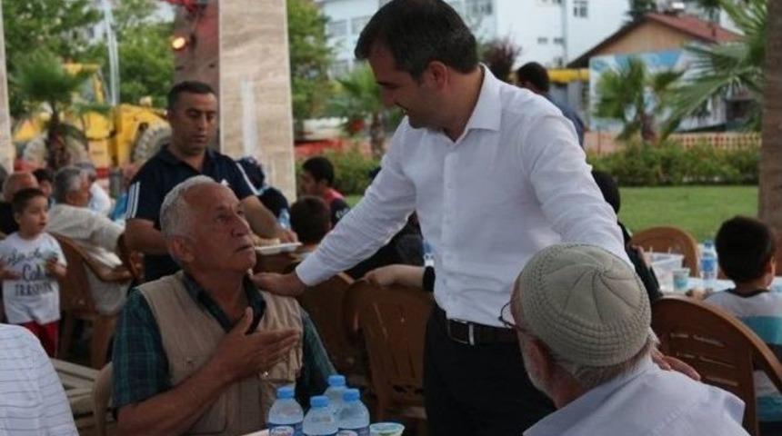 Ramazan Ayının G&uuml;zellikleri İftarda Bir Arada Yaşanıyor