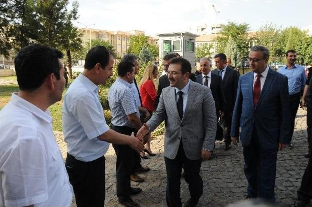 İ&ccedil;işleri M&uuml;steşarı Altınok İftarı Cizre&rsquo;de A&ccedil;tı