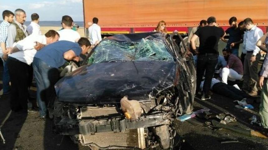 Siverek&rsquo;te Trafik Kazası: 1 &Ouml;l&uuml;, 3 Yaralı