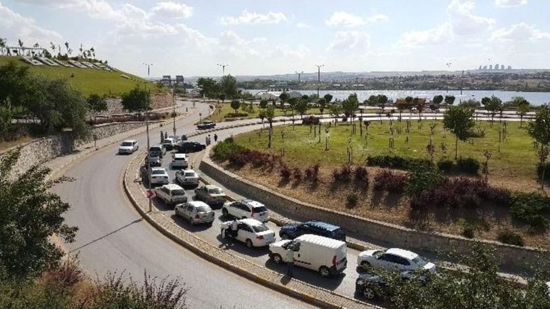 Ankara&rsquo;da Zincirleme Trafik Kazası