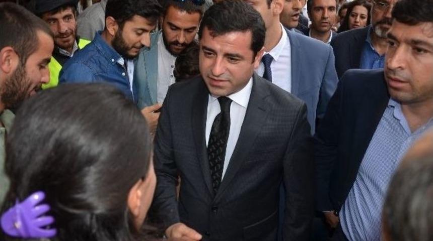 Selahattin Demirtaş Y&uuml;ksekova&rsquo;da