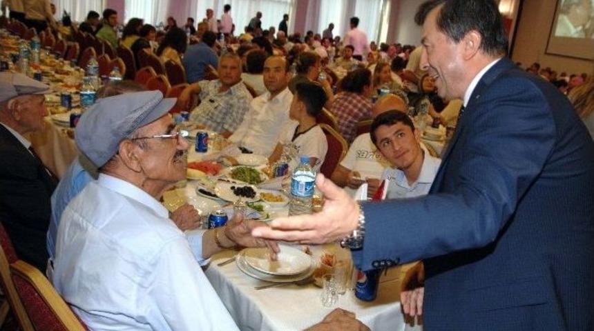 Sanko&rsquo;dan Muhtarlara Ve Huzurevi Sakinlerine İftar