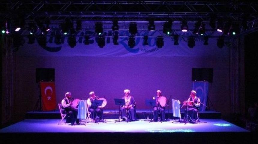 Kerk&uuml;k İlahi Grubu Sakaryalıları B&uuml;y&uuml;ledi