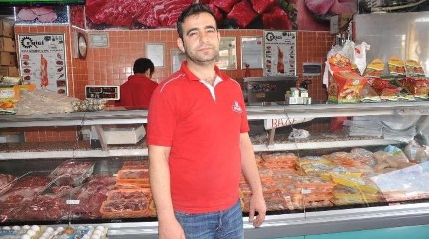 Ramazan Ayında Sadaka Kutusunu &Ccedil;aldılar