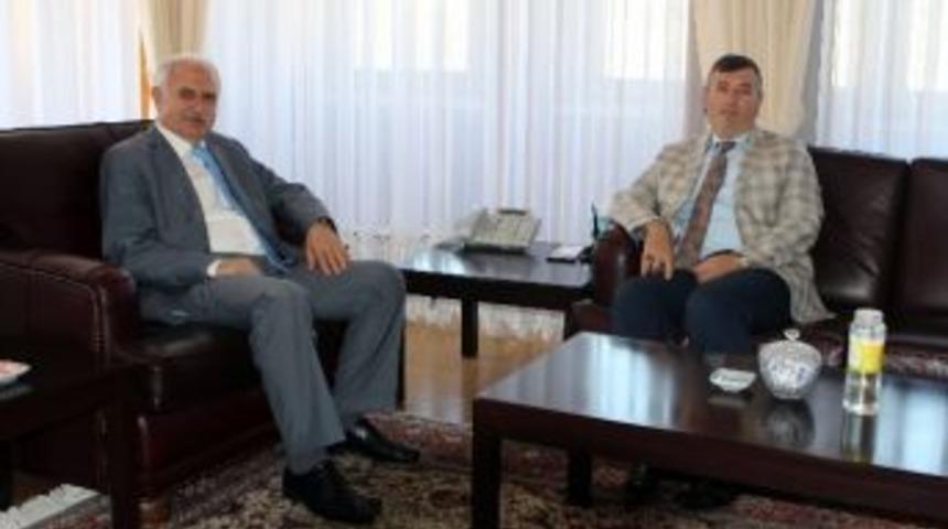 Başsavcı &Ccedil;i&ccedil;ekli&rsquo;den Rekt&ouml;r Ko&ccedil;ak&rsquo;a Veda Ziyareti