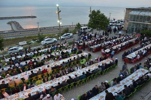 Kardeş Belediyeler Halkla İftar Sofrasında Buluştu