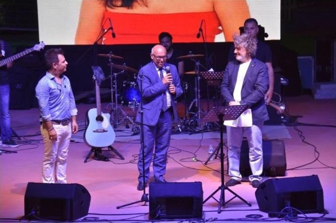 Bora &Ouml;ztoprak, Sezen Aksu Şarkılarını S&uuml;leymanpaşalılar İ&ccedil;in Seslendirdi