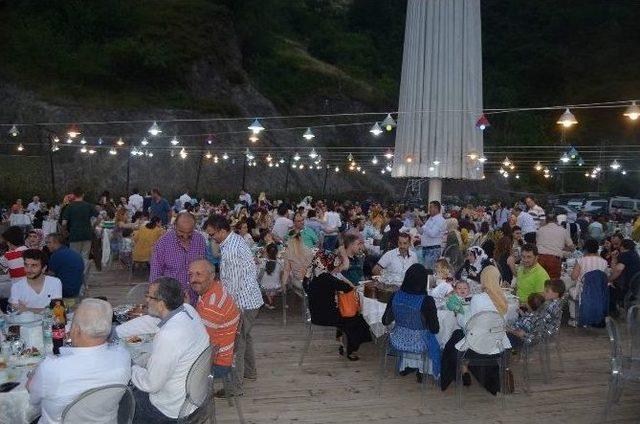 Özel İmperial Hastanesi Çalışanları İftar Yemeğinde Buluştu